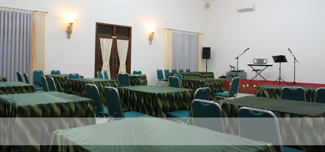 Savitri Country Hotel