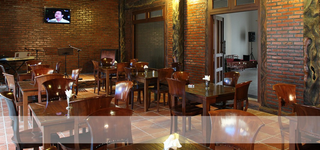 Savitri Country Hotel